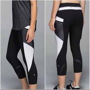 Lululemon Black & White Inspire Crop Leggings